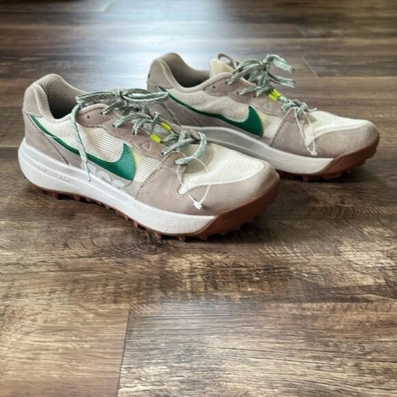 Nike ACG Lowcate Light Iron Ore · Malachite · Summit White · Volt Sneakers Swoos - Picture 2 of 11